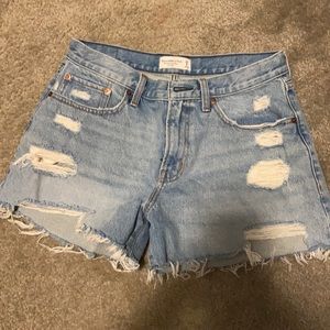 Abercrombie mid rise boyfriend shorts